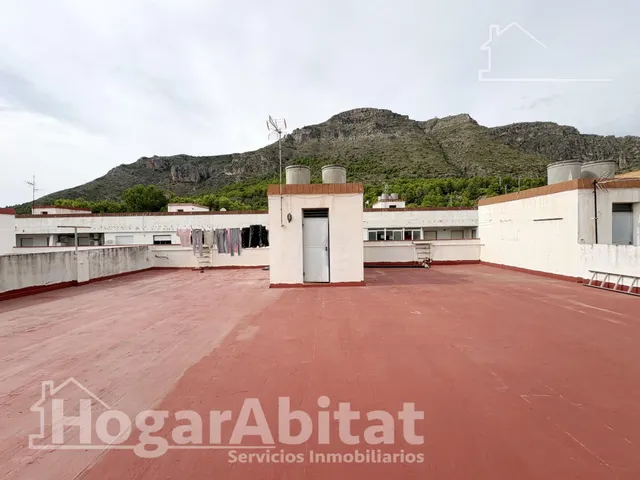 OPORTUNIDAD DE INVERSIÓN! EXTERIOR CON BALCÓN Y GARAJE — 43