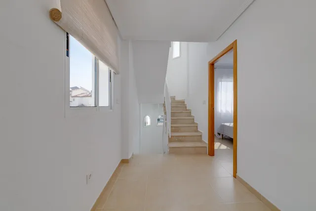 Villa Independiente en San Fulgencio, 3 dormitorios, 3 baños — 14