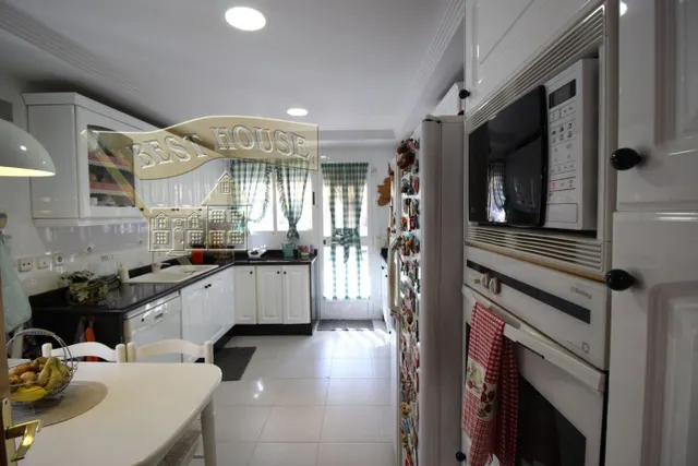 EXCLUSIVO CHALET ESQUINERO EN LA PATACONA — 12