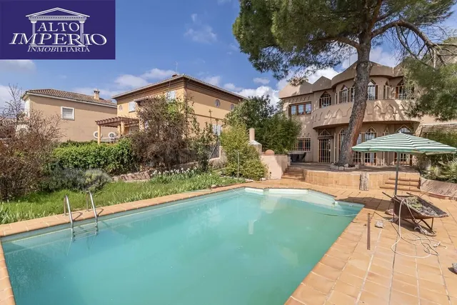 Espectacular casa independiente con piscina y grandes vistas - foto 2