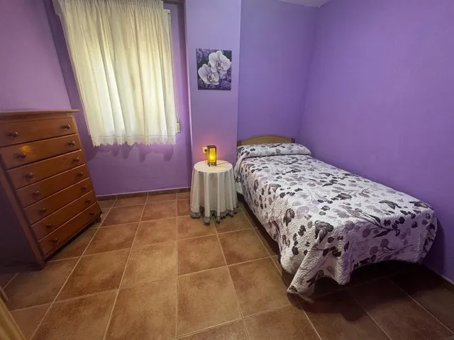 APARTAMENTO A ESCASOS METROS DEL MAR, CON PISCINA. — 13