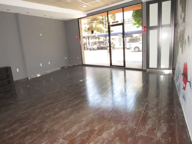 ¡¡Alquiler de local en pleno centro de Molina de Segura (Avda. de Madrid)!! — 4