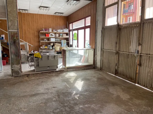 LOCAL EN VENTA CALLE ROSALES — 4