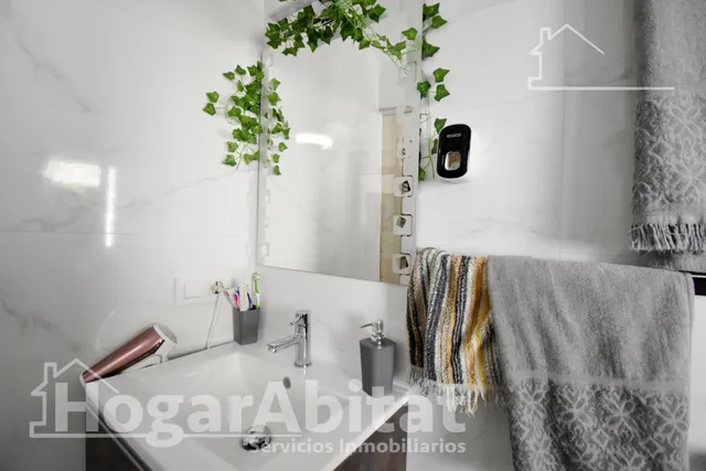 ESPECTACULAR CASA REFORMADA Y AMPLIA CON TERRAZA — 30