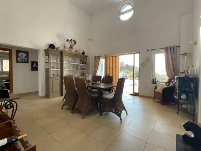 Exclusivo chalet con 9000m2 de parcela — 8