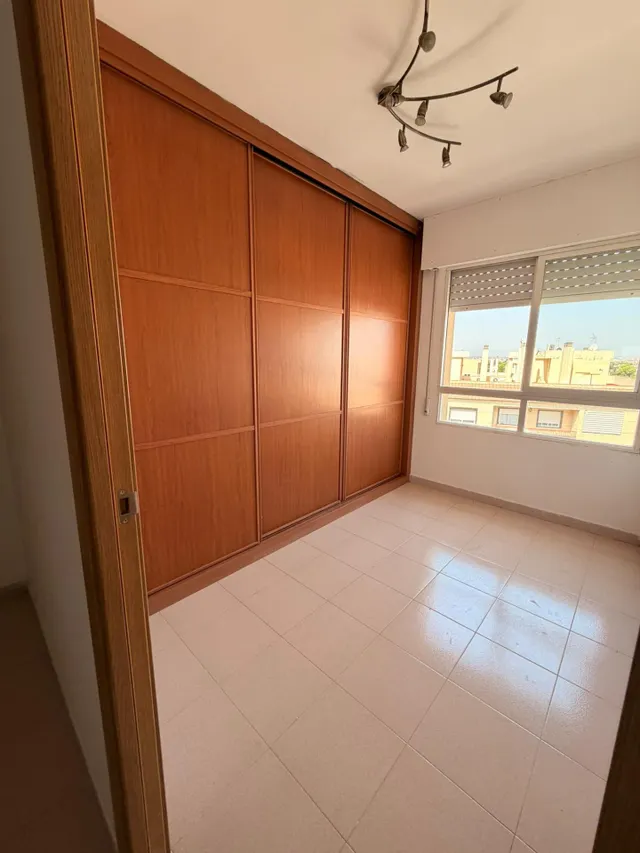 Piso en alquiler con 3 dormitorios, garaje y ascensor — 23