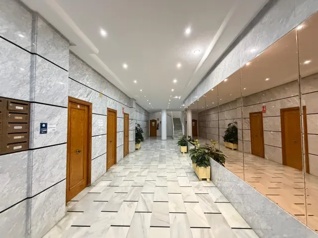 Apartamento a 350 metros de playa del cura con 2 dorm. 1 baño. en frente de av. de las habaneras. superficie de 66 m2. — 34