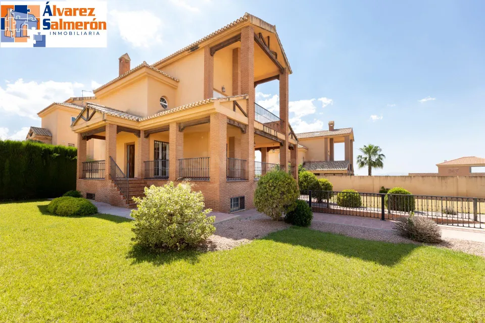 Maravillosa vivienda unifamiliar en Cañadas del Parque