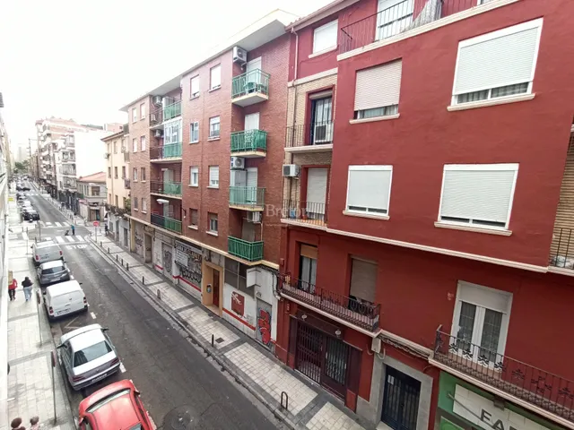 Amplia vivienda de 4 dormitorios con balcón en San Antonio María Claret — 21