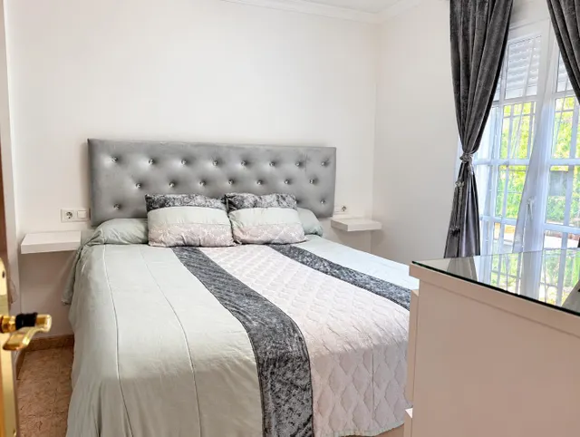 Bajo de 3 habitaciones con patio en Avenida La Serrana, Jerez de la Frontera — 7