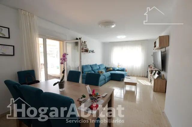Respira paz entre el mar y la montaña en este exclusivo chalet pareado reformado con piscina privada, solárium y parking — 5