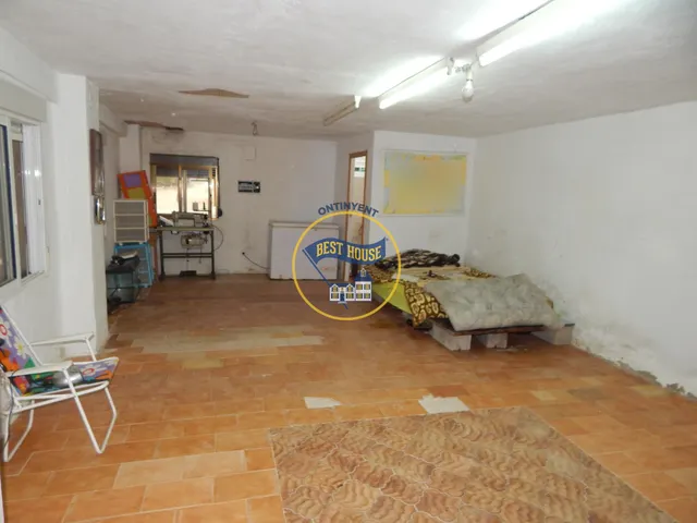 CASITA DE CAMPO EN ONTINYENT. — 23