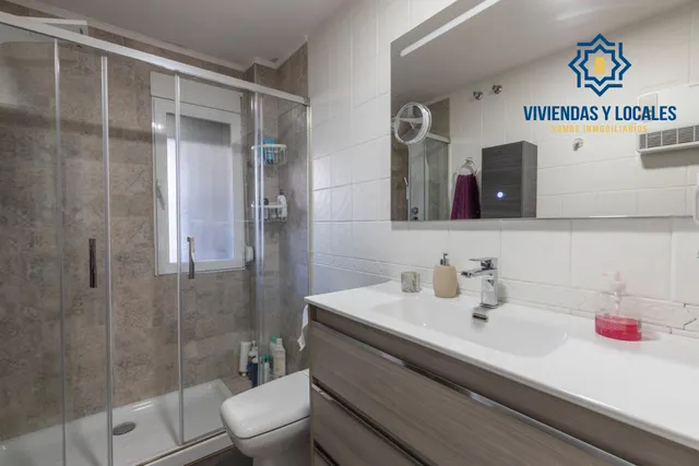 Casa en Armilla con terraza, patio y amplia cochera — 14