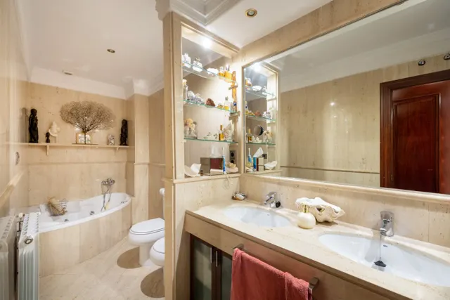 FANTASTICA CASA EN PLAZA DE LOS LOBOS — 40