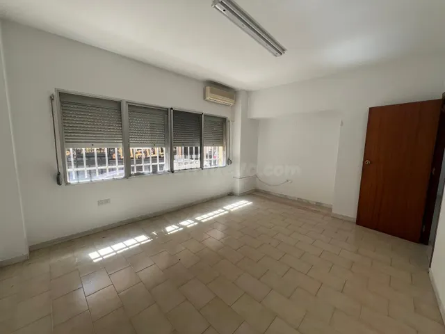 Oficina en el centro posibilidad de cambio a vivienda - foto 4