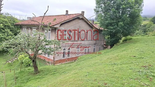 MAJESTUOSA CASA CON AMPLIA PARCELA. LIAÑO — 18