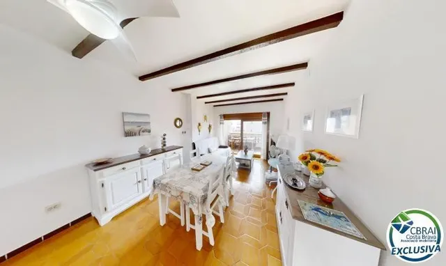 SE VENDE PISO EN EMPURIABRAVA – A 750m DE LA PLAYA - foto 3