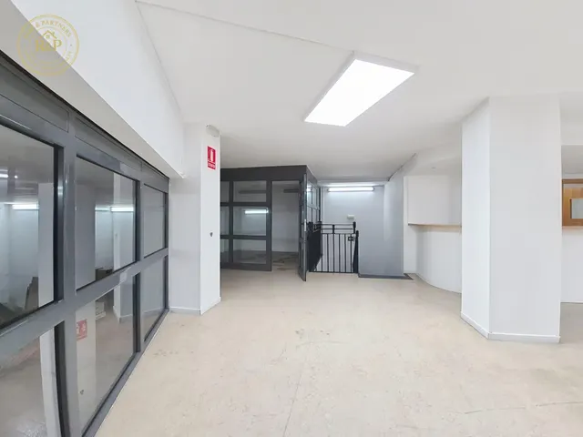 Nave industrial con despachos en venta en calle juan decon vado permanente vigente — 34