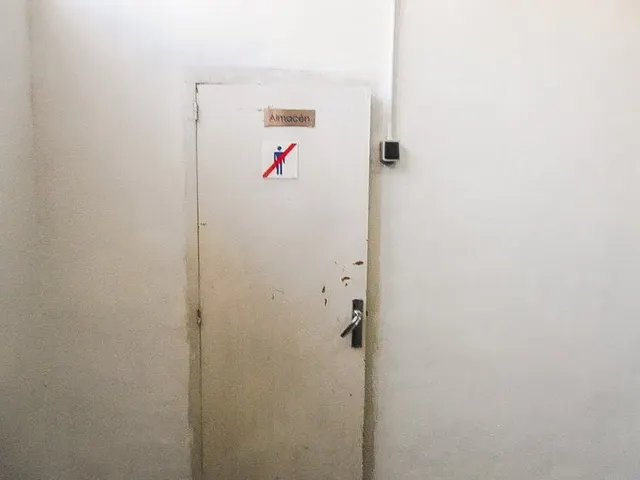Local diáfano en venta, Sabadell, zona  Creu de Barbera — 23