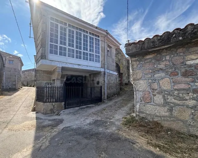 SE VENDE CASA EN GOLPELLAS, CALVOS DE RANDIN. - foto 2