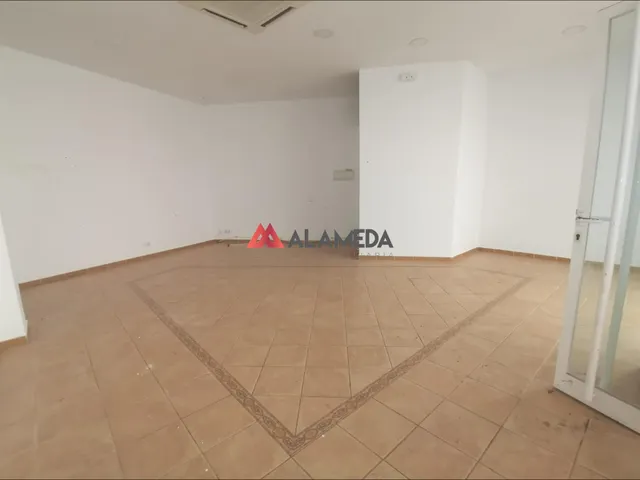 LOCAL COMERCIAL EN CENTRO COMERCIAL NOVO CENTER — 4