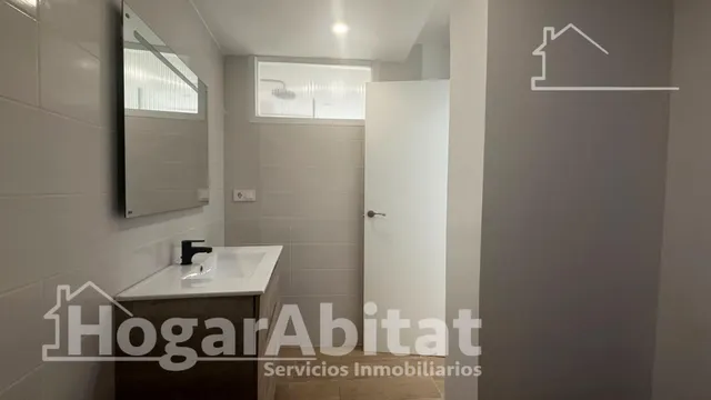 ¡OPORTUNIDAD! REFORMADO Y EXTERIOR CON ASCENSOR EN EL CENTRO — 24