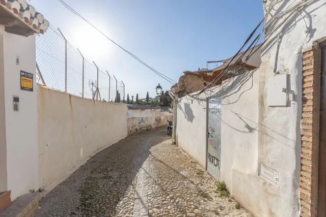 Terreno urbano en venta - Albaycin — 18