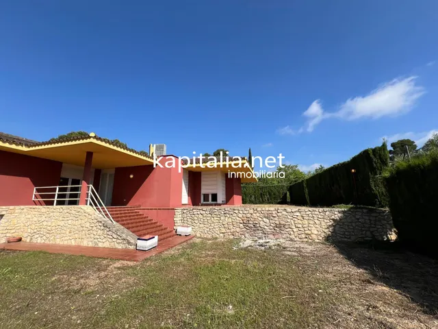 Fantástico chalet a la venta en Ontinyent , zona la Solana . — 5