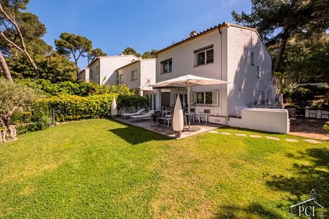 ALQUILER TURÍSTICO - Fantástica casa esquinera con piscina c - foto 4