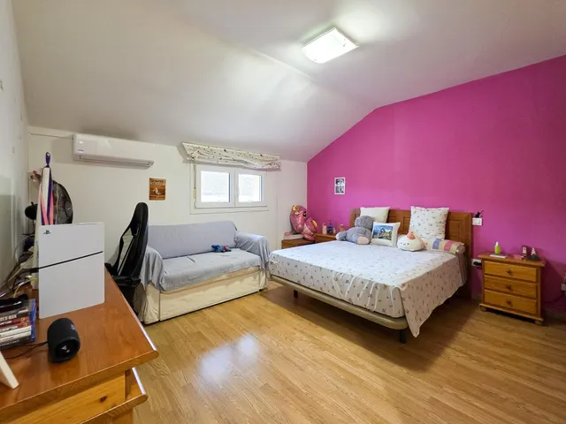 Precioso chalet adosado de 4 dormitorios con piscina privada y garaje en Carranque — 42