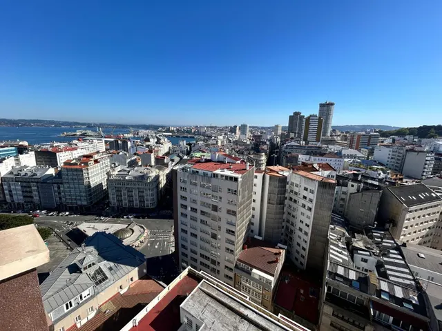 ESPECTACULAR VIVIENDA CON VISTAS AL MAR y PUERTO CON DOS PLAZAS DE GARAJE — 25