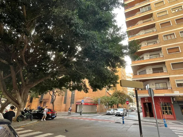 Piso junto a la Plaza de Toros. — 42