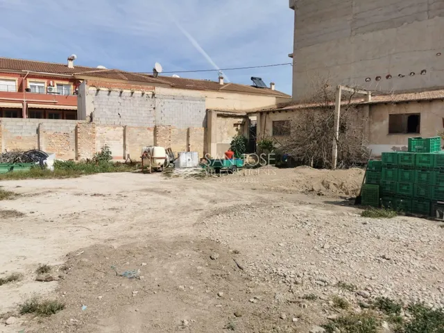 SE VENDE CASA EN JACARILLA,  PARA REFORMAR — 26
