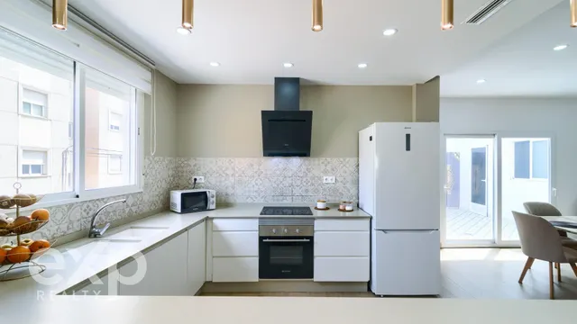 CASA EN ALGEMESI — 8