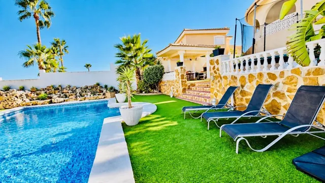 Villa 4 habitaciones 219m² en venta - Doña Pepa — 24