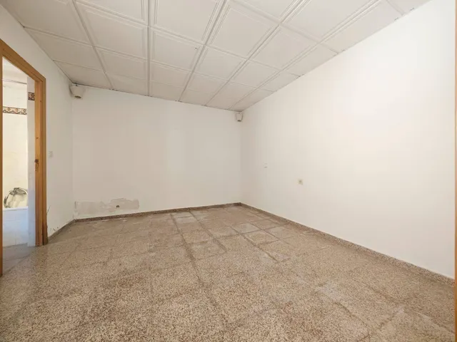EXCELENTE OPORTUNIDAD: CASA DE 86 m2 EN PARCELA DE 120 m2 EN SAN AGUSTÍN (Junto a PAU II)  PRECIO: 220.000 € — 15
