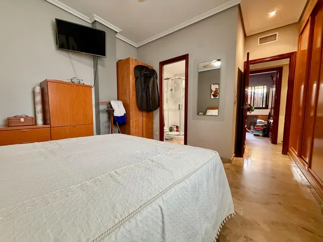 Bajo de 3 dormitorios con terraza de 25 m2, patio, garaje, trastero y piscina en maría la judía — 23