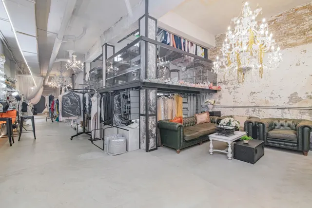 Se vende espectacular espacio comercial reformado en el corazón de Granada — 23