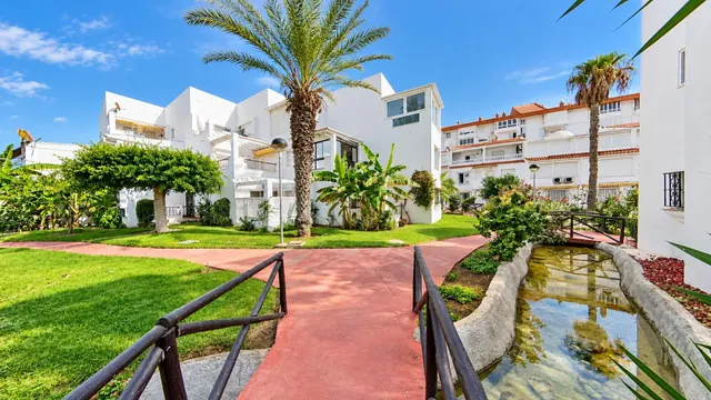 Exclusivo piso todo exterior en Laguna Beach, Torrox — 35