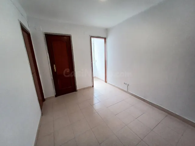 OPORTUNIDAD INVERSORES - PISO ALQUILADO DE 2 HAB. CON ALTA R - foto 5