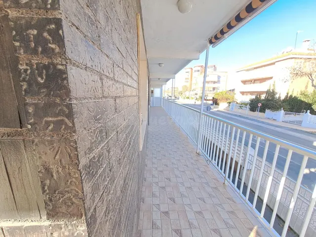 Piso de 3 habitaciones y amplio balcón en Gran playa, Santa 