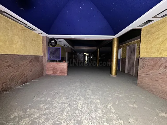 Se vende local comercial en cerdanyola del vallés — 5
