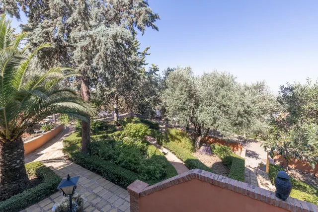 Impresionante chalet en Los Rebites!!! Con 1667 M2 de parcela. — 46