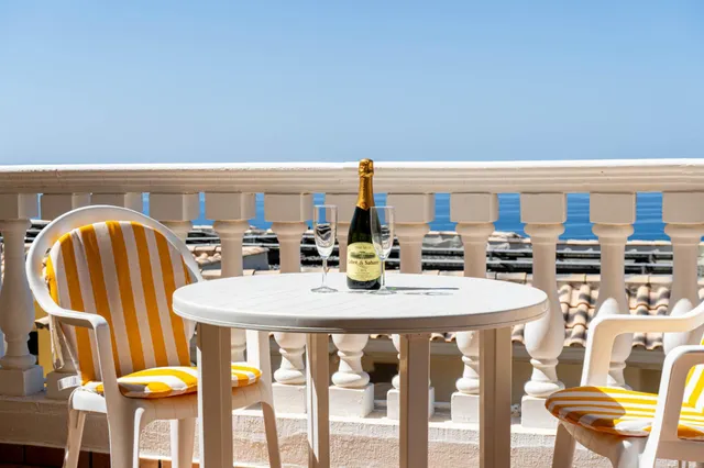 Exclusivo apartamento con amplia terraza y vistas al mar en Loma Verde — 14