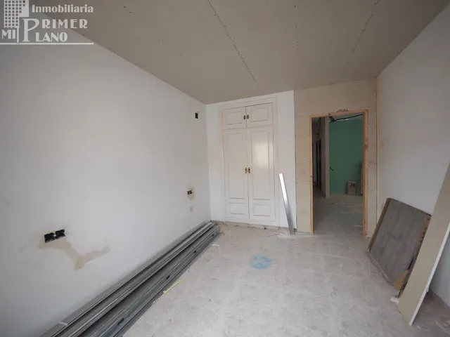 Ático Semireformado de 3 Dormitorios con Amplia Terraza en Tomelloso - €93,000 — 14