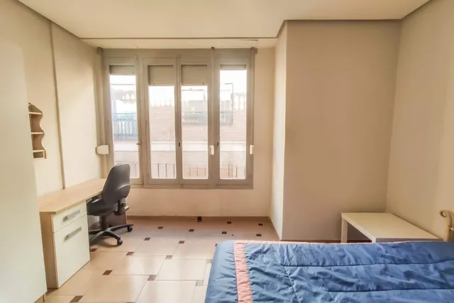 ALQUILER  habitaciones ESTUDIANTES CENTRO — 27