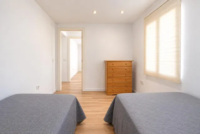 ¡LUMINOSO PISO TOTALMENTE REFORMADO, 100% EXTERIOR Y CON EXCELENTE LUZ NATURAL! — 18
