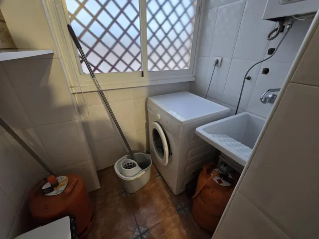Piso con garaje muy próximo al centro — 14