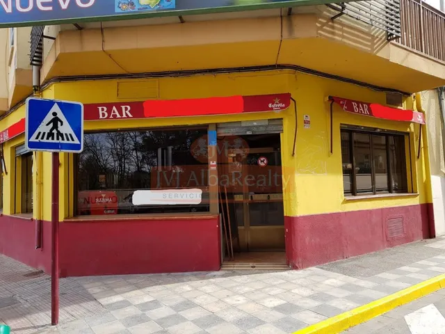 SE VENDE LOCAL COMERCIAL CON CAFÉ-BAR, EN ZONA SAN PABLO — 9