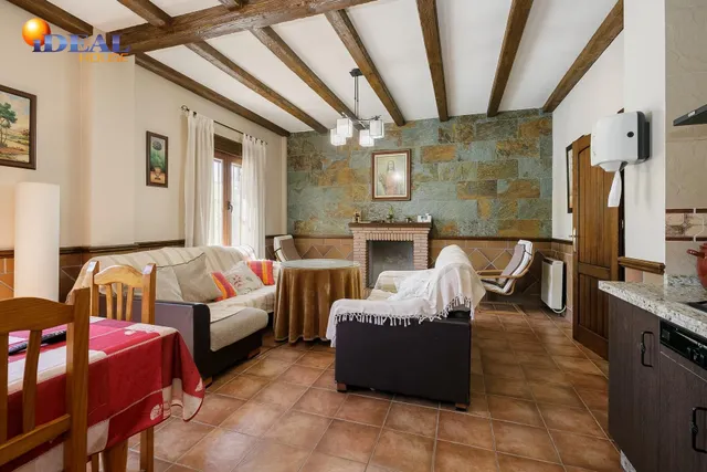 Casa con terreno ubicada en plena naturaleza, a tan solo 2km de Montefrio. — 31